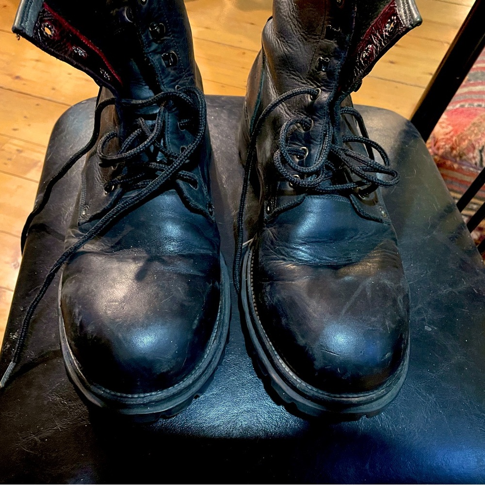 Amazing Italian boots from film studio surplus! Size 11 all leather add Vibram!!